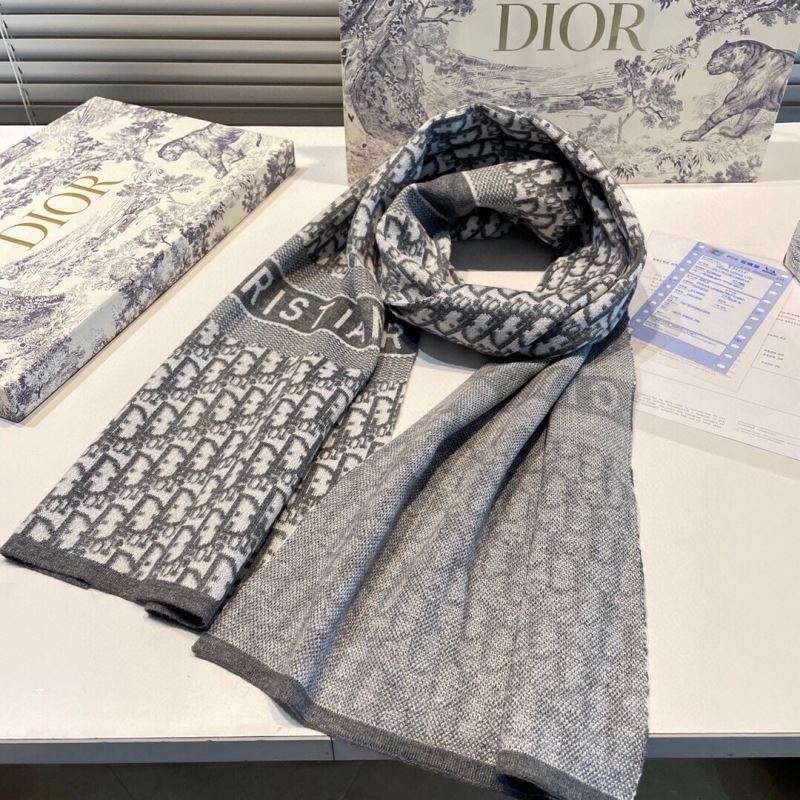 CHRISTIAN DIOR